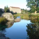 Dom wakacyjny Maison De Charme Restauree Au Bord D'un Ruisseau Avec Terrasse, Proche Activites De Plein Air Et Confort Moderne - Fr-1-582-225