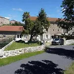 Dom wakacyjny Maison De Charme Restauree Au Bord D'un Ruisseau Avec Terrasse, Proche Activites De Plein Air Et Confort Moderne - Fr-1-582-225