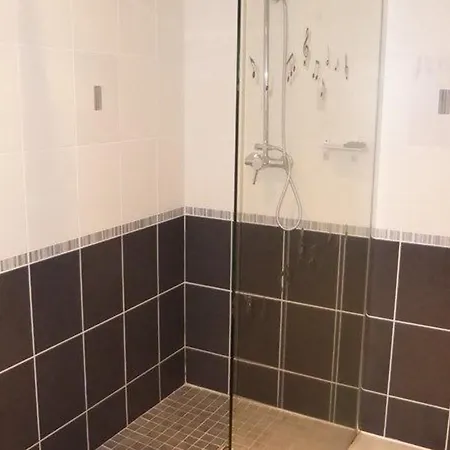 Maison De Charme Restauree Au Bord D'un Ruisseau Avec Terrasse, Proche Activites De Plein Air Et Confort Moderne - Fr-1-582-225 Дом отдыха *