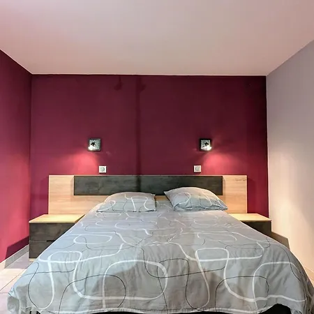 Дом отдыха Maison De Charme Restauree Au Bord D'un Ruisseau Avec Terrasse, Proche Activites De Plein Air Et Confort Moderne - Fr-1-582-225